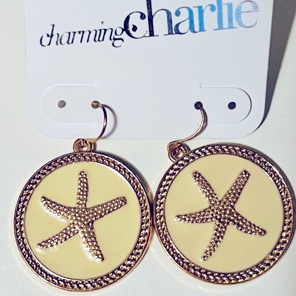 NWT Charming Charlie Ivory & Gold Starfish Brand New Dangle Earrings - Picture 1 of 4